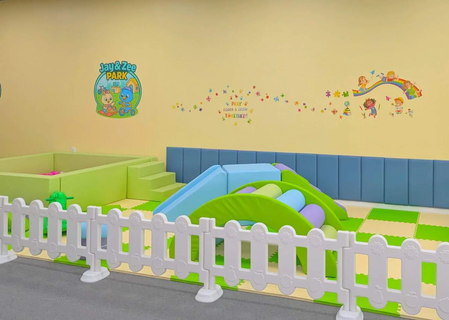Jay & Zee Play Cafe