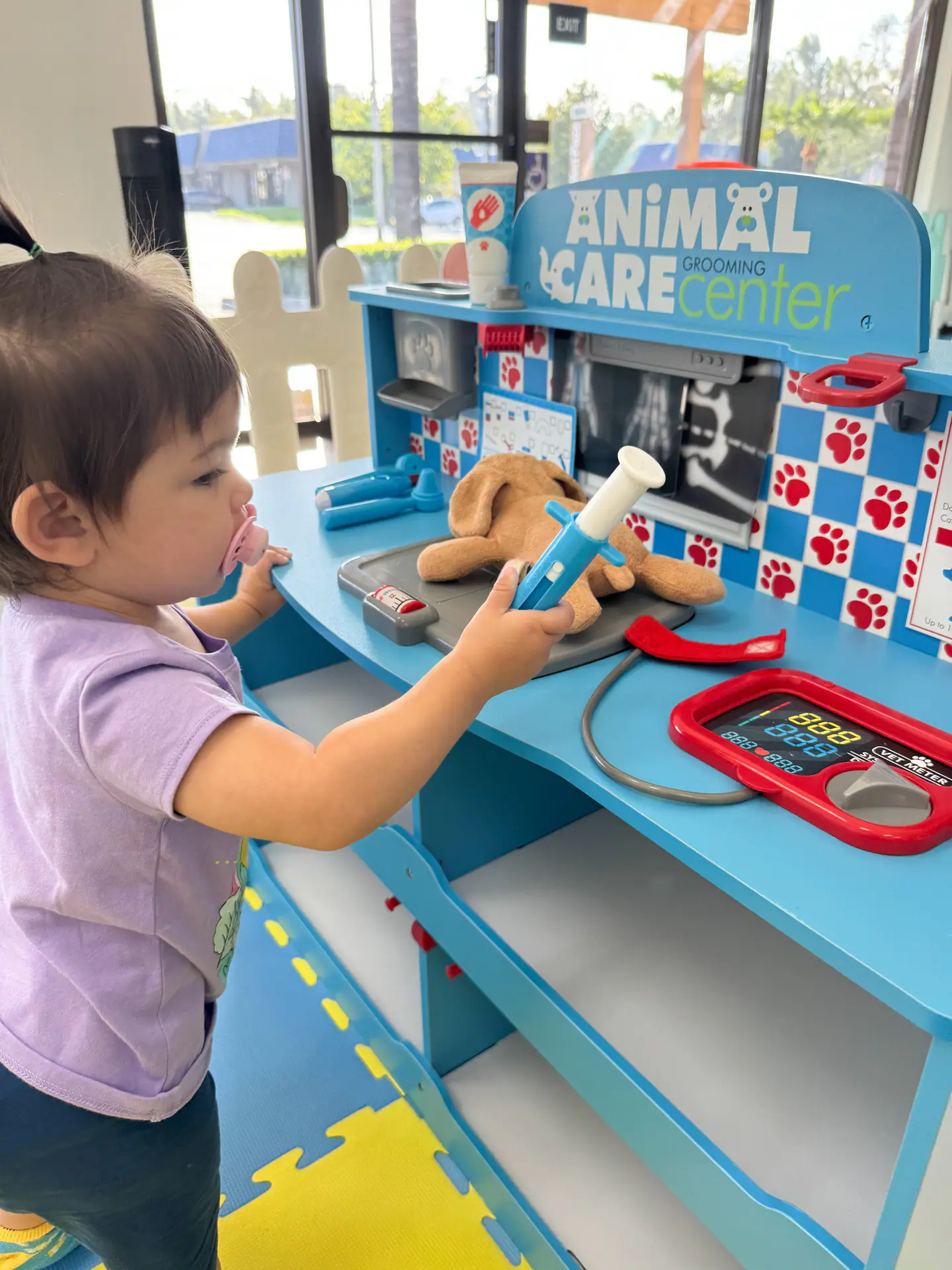 Lil’ Munchkins Indoor Playground