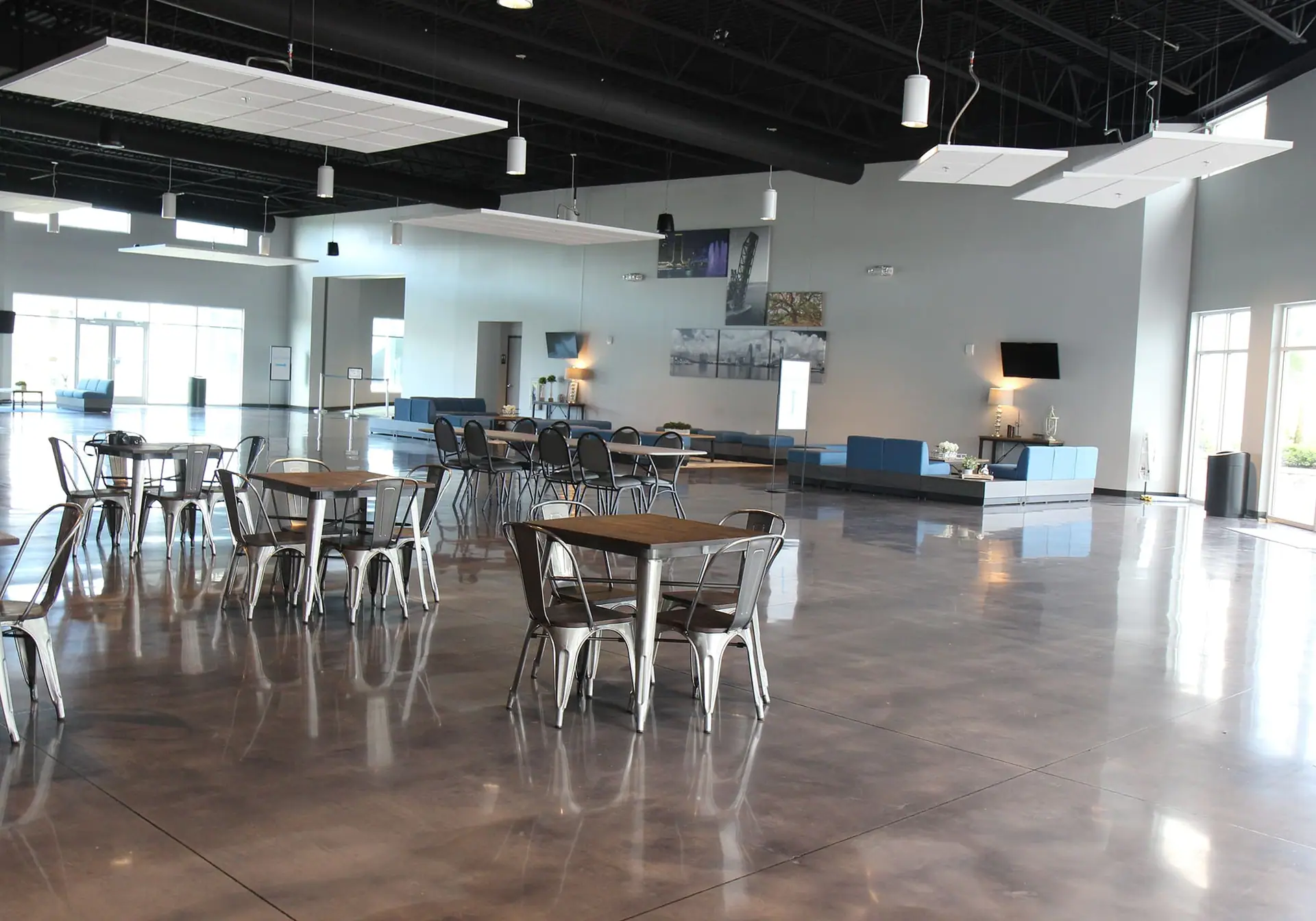 Open seating and café area at Hammond Plaza.