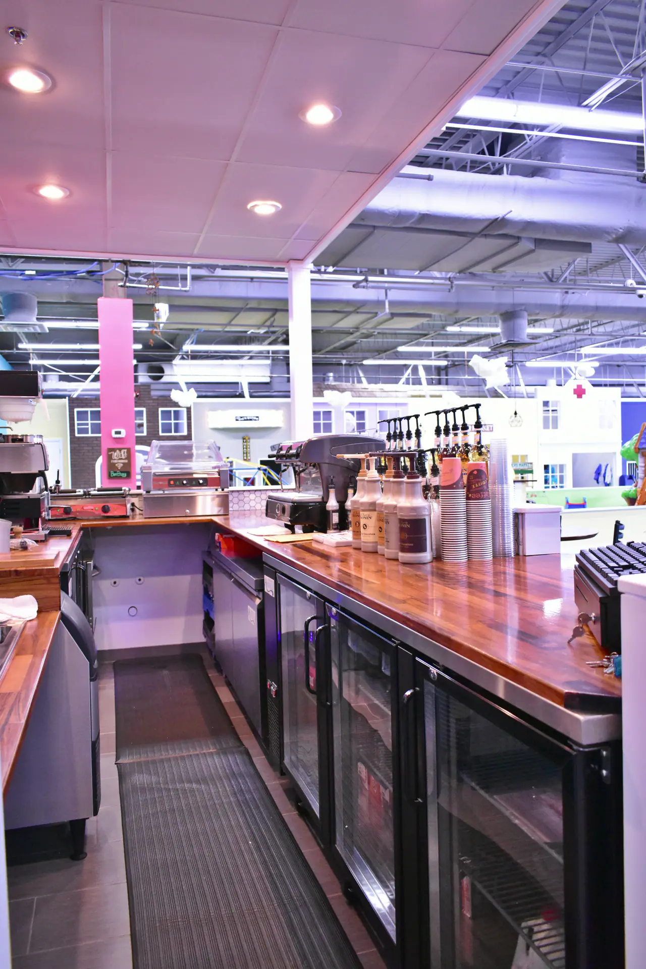 Café and parent seating area at Bizzy Bee Indoor Play Center.