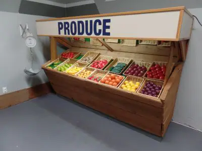 Produce market exhibit at Bootheel Youth Museum.