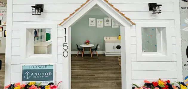 Pretend house exhibit at Zing Zumm Children's Museum