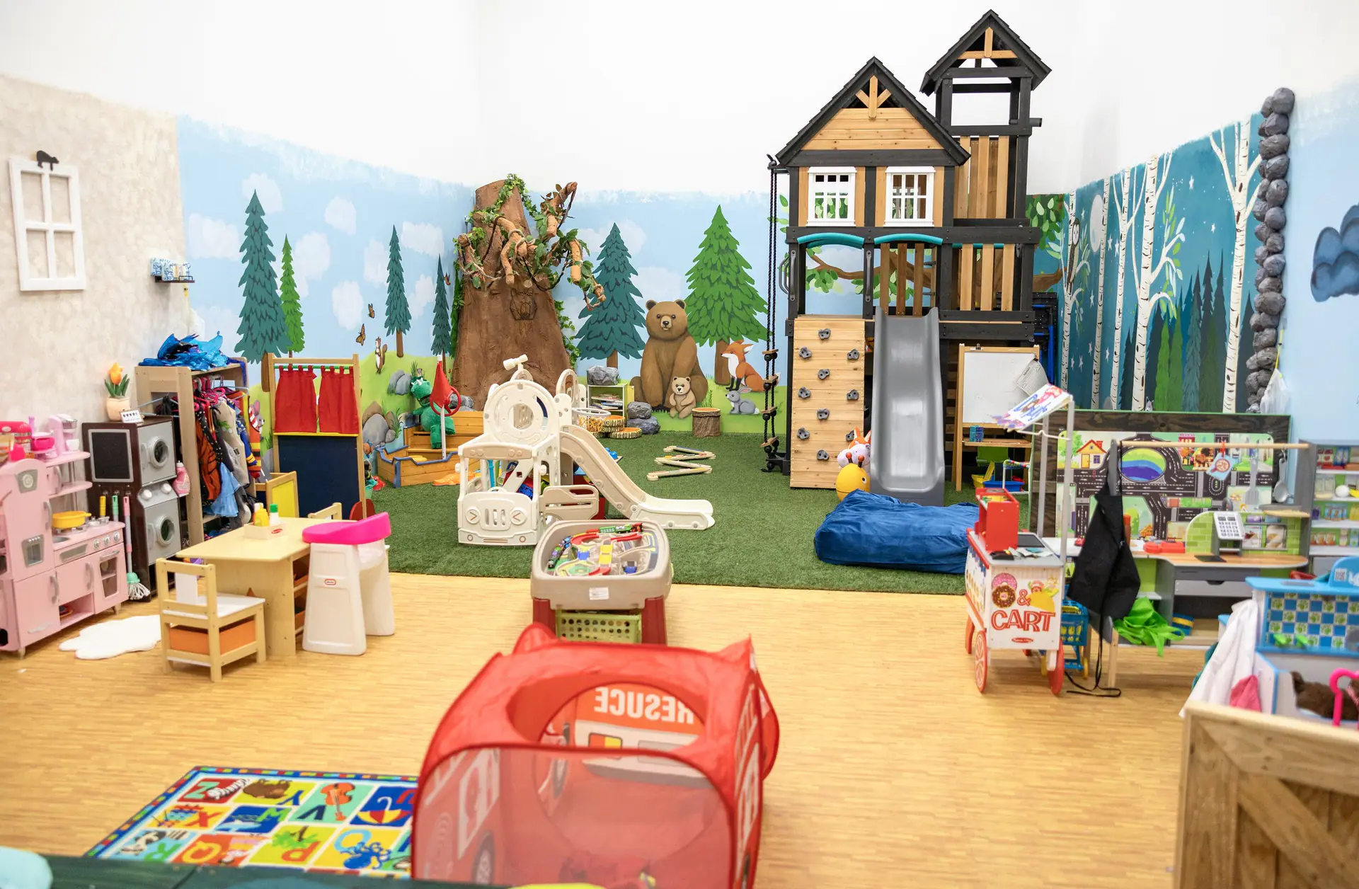 Thunder Bear's Discovery Den
