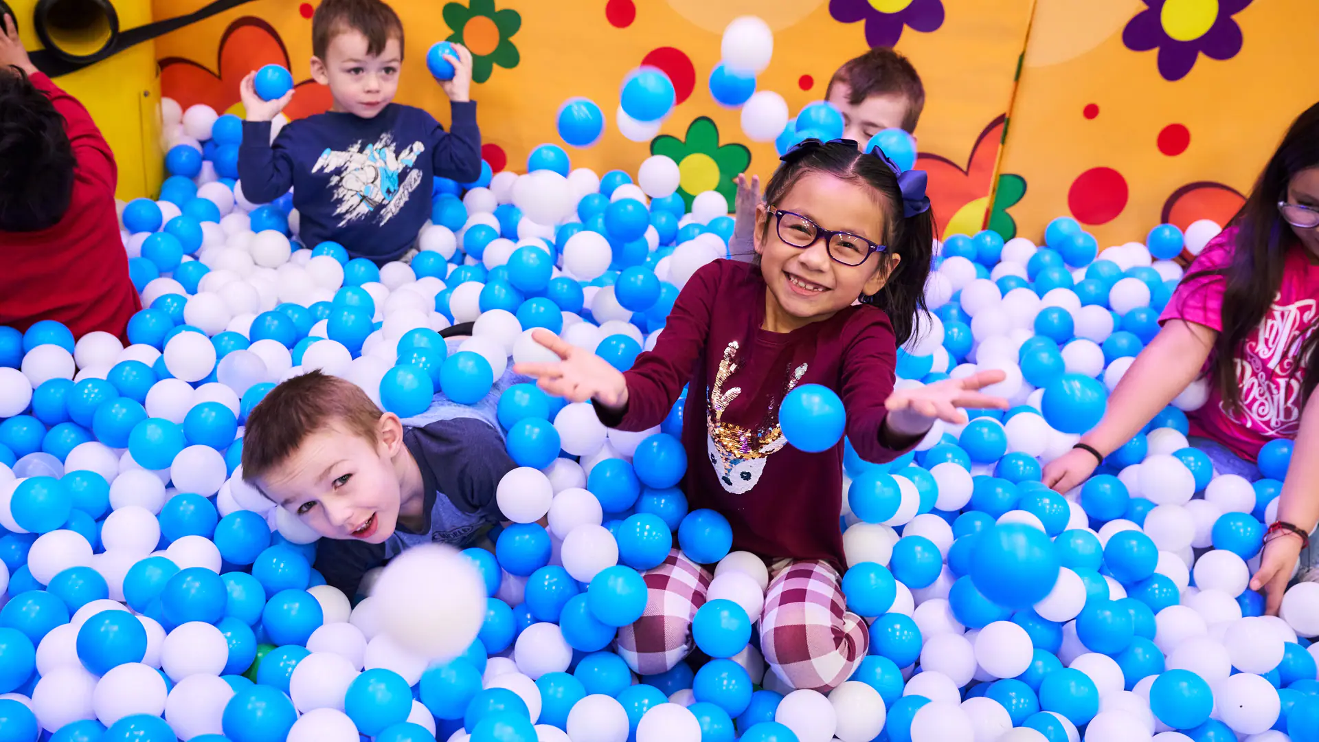 Indoor play equipment and soft-play style activity zone at Wally Wombats North Rainbow.