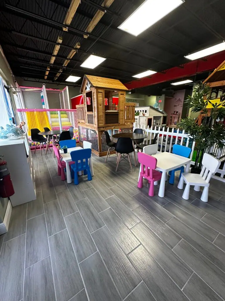 RM Little Town & Boba Cafe